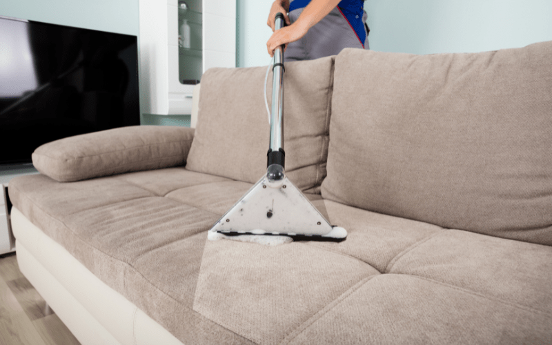 comment s'y prendre pour nettoyer mon canapé en tissu